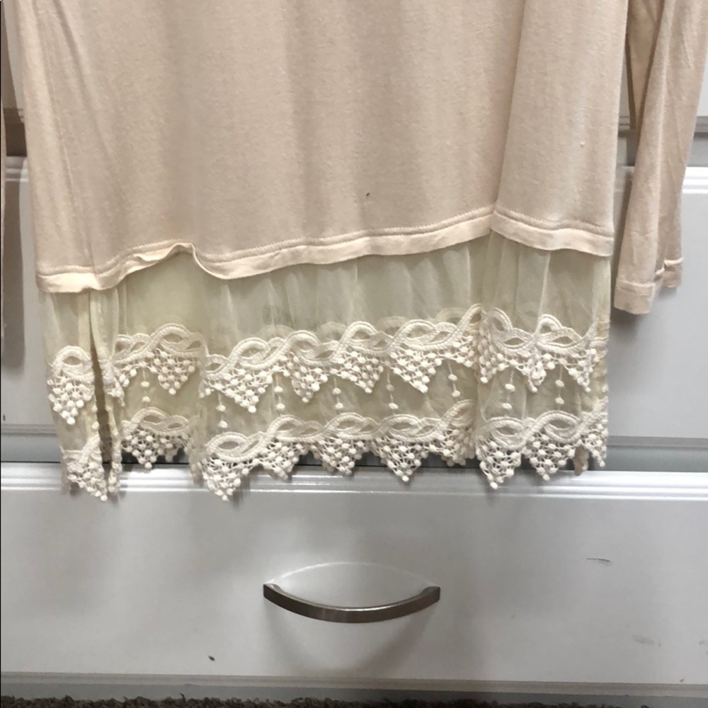 Lace Shirt lengthener